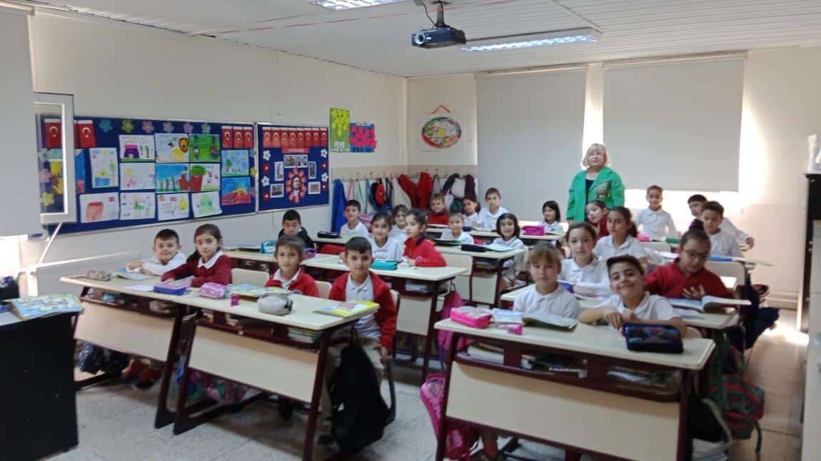 CEBESOY İLKOKULU İNGİLİZCE SINIFI